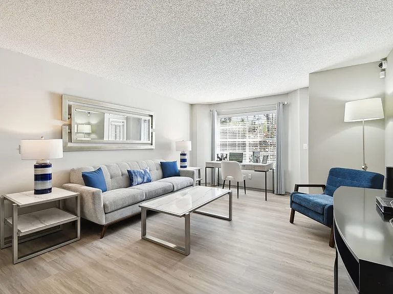 Enclave at Lake Underhill — Photo 10