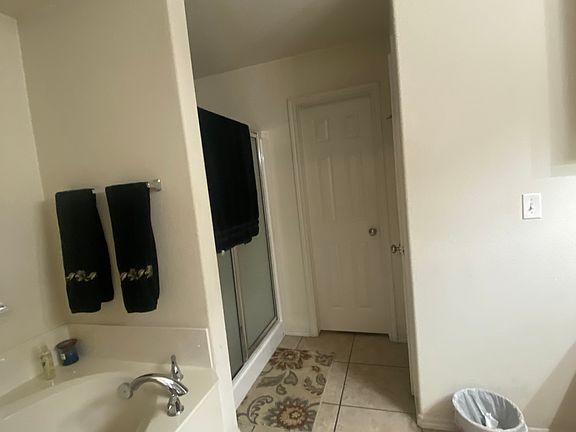 3rd image of 1632 E Granger St
