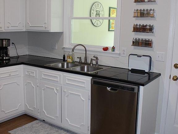 5th image of 358 4th Ave S APT A3