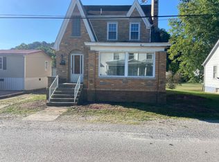 210 Hunter St, Glenville, WV