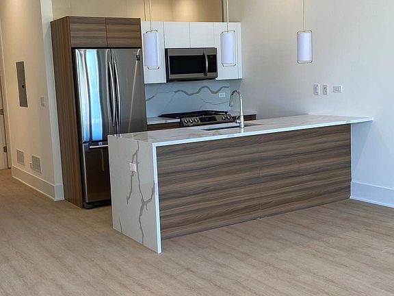 Kitchen/Living Room Area