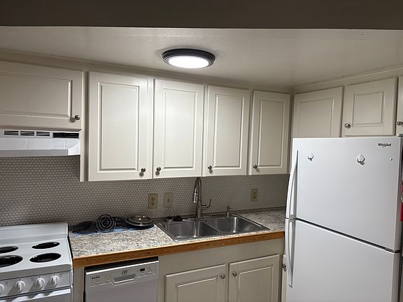 3rd image of 125 Chandler Ln #5