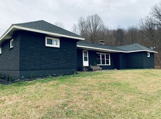 10383 Loches Rd, Saint Louisville, OH 43071