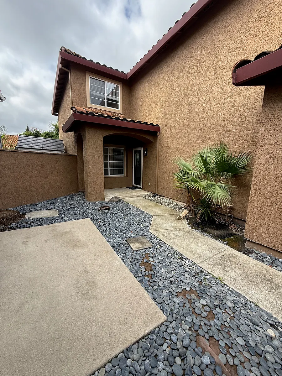 Building Photo - 5427 San Carlos Way