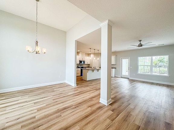 3rd image of 85 Saint Johns Ct