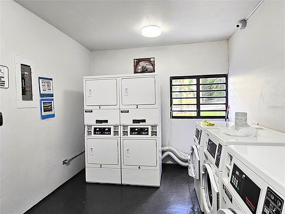 5th image of J10 San Patricio #406