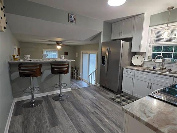5th image of 105 Laurel Ct