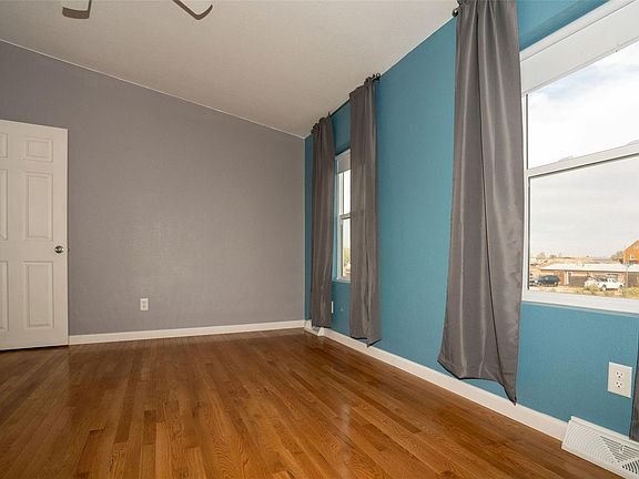 4th image of 24639 Railroad St