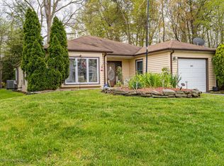 225 Valley Forge Dr, Little Egg Harbor, NJ 08087