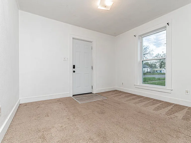 1223 N Jackson St #2 — Photo 4