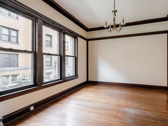 3rd image of 2428 N Sawyer Ave #1