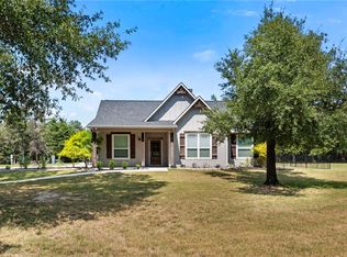 7562 River Oaks Dr, Iola, TX 77861