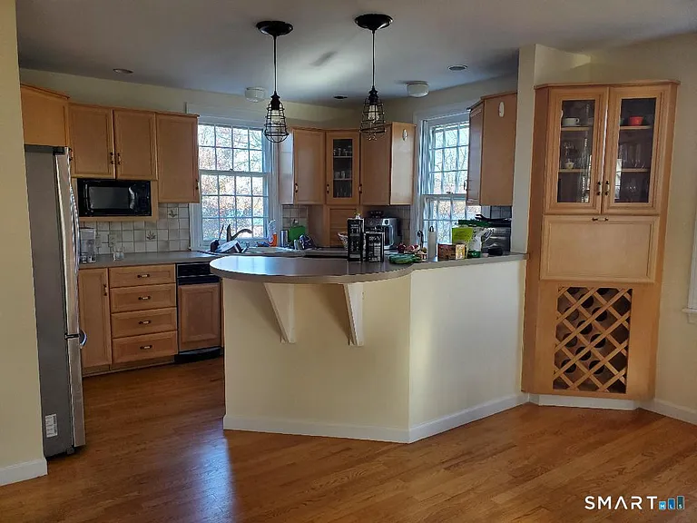19 Grand Ave — Photo 12