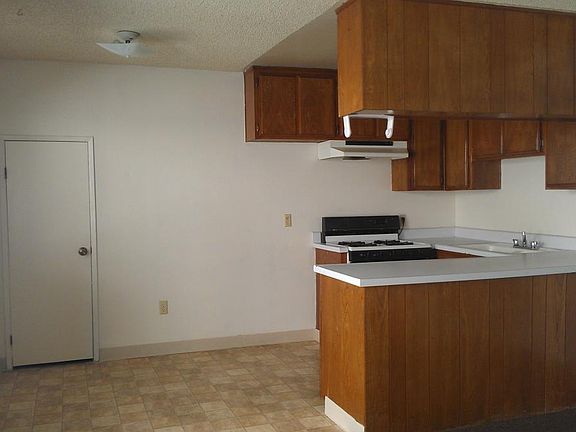 3rd image of 1334 W Carson St APT 4