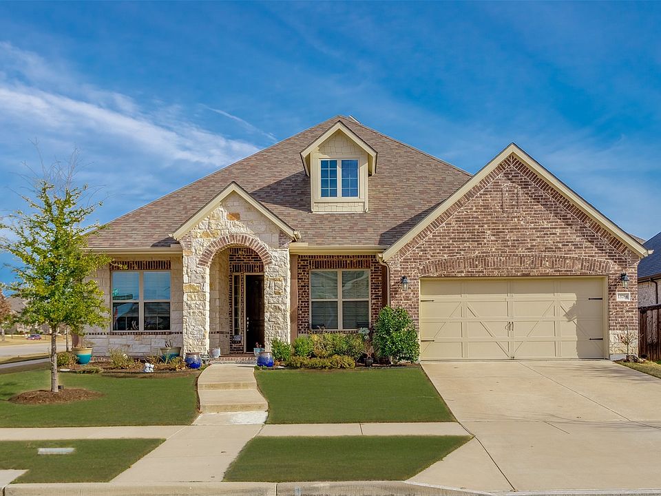 1st image of 13784 Carmenita Dr