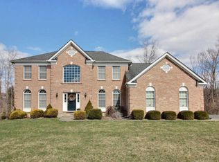 731 Cypress Dr, East Stroudsburg, PA 18302