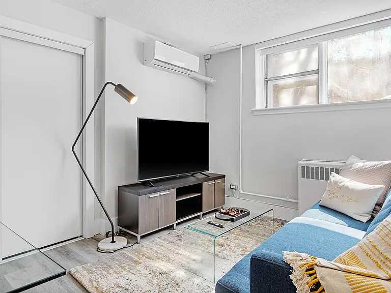 280 Laurier Ave E — Photo 25