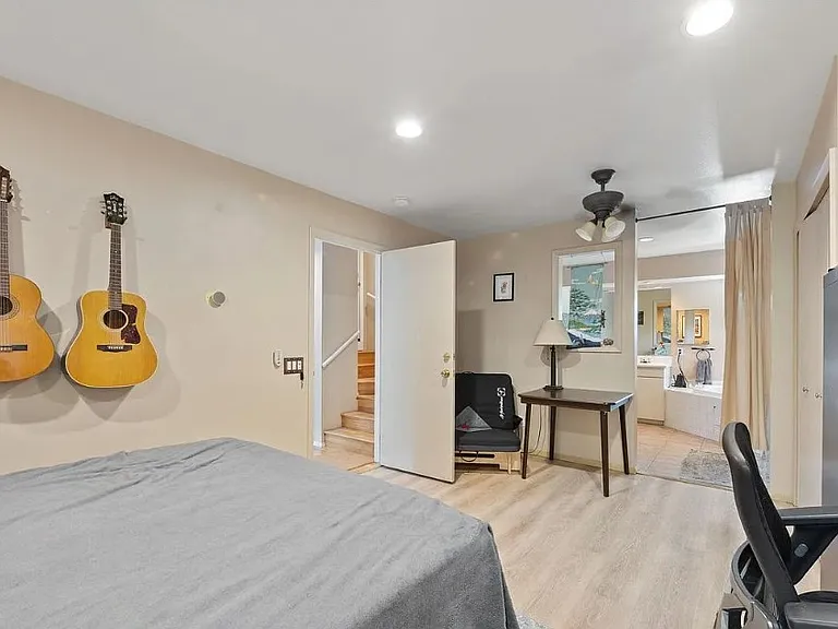 2623 Sherwood Cir — Photo 15