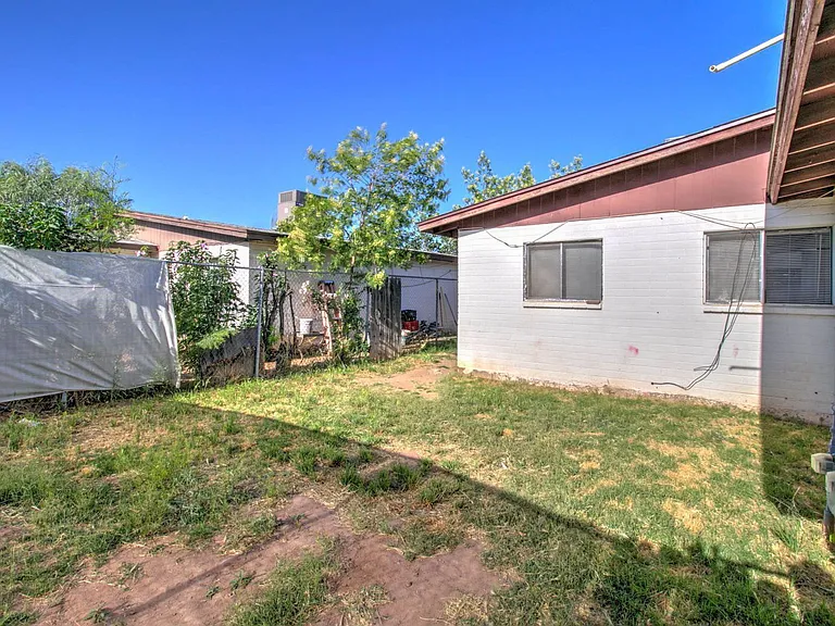 371 N Williams St — Photo 25