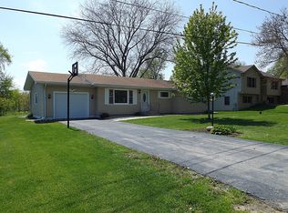 5713 E Hillcrest Dr, Richmond, IL