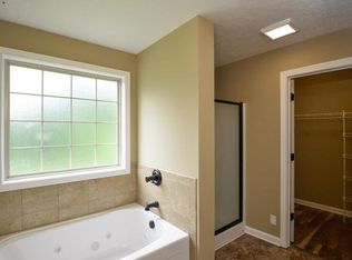1177 Meachem Dr, Clarksville, TN 37042