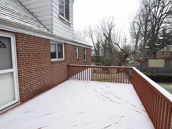 2nd image of 6002 Belmont Ave