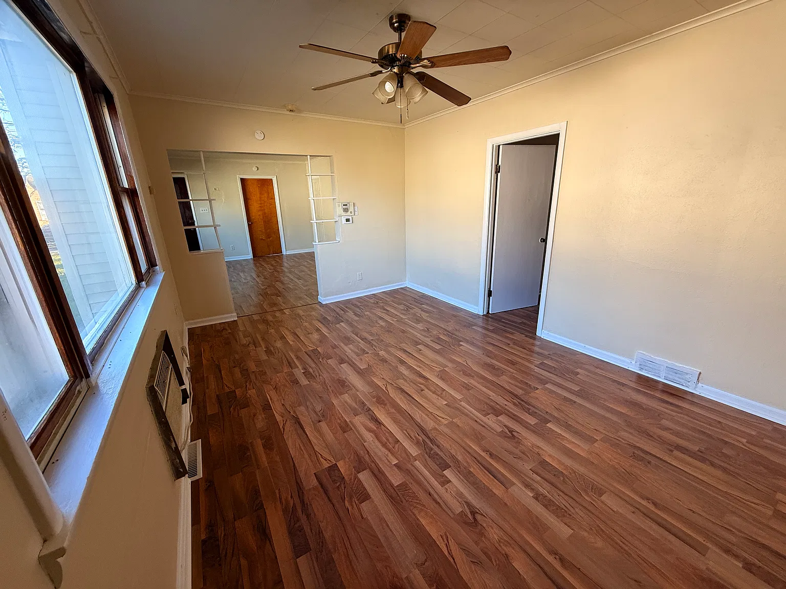 3 bed, 1075 sqft, $1,100 — Photo 3