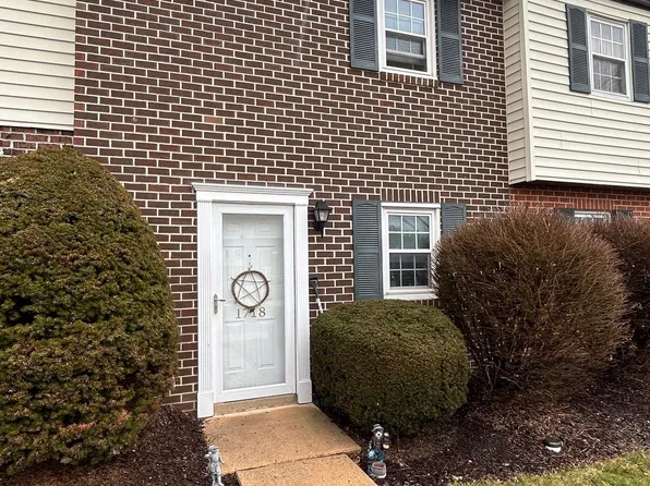 1718 Baron Dr, York, PA 17408