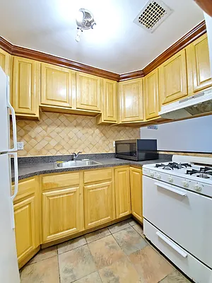 Rented by Esra Realty | media 3