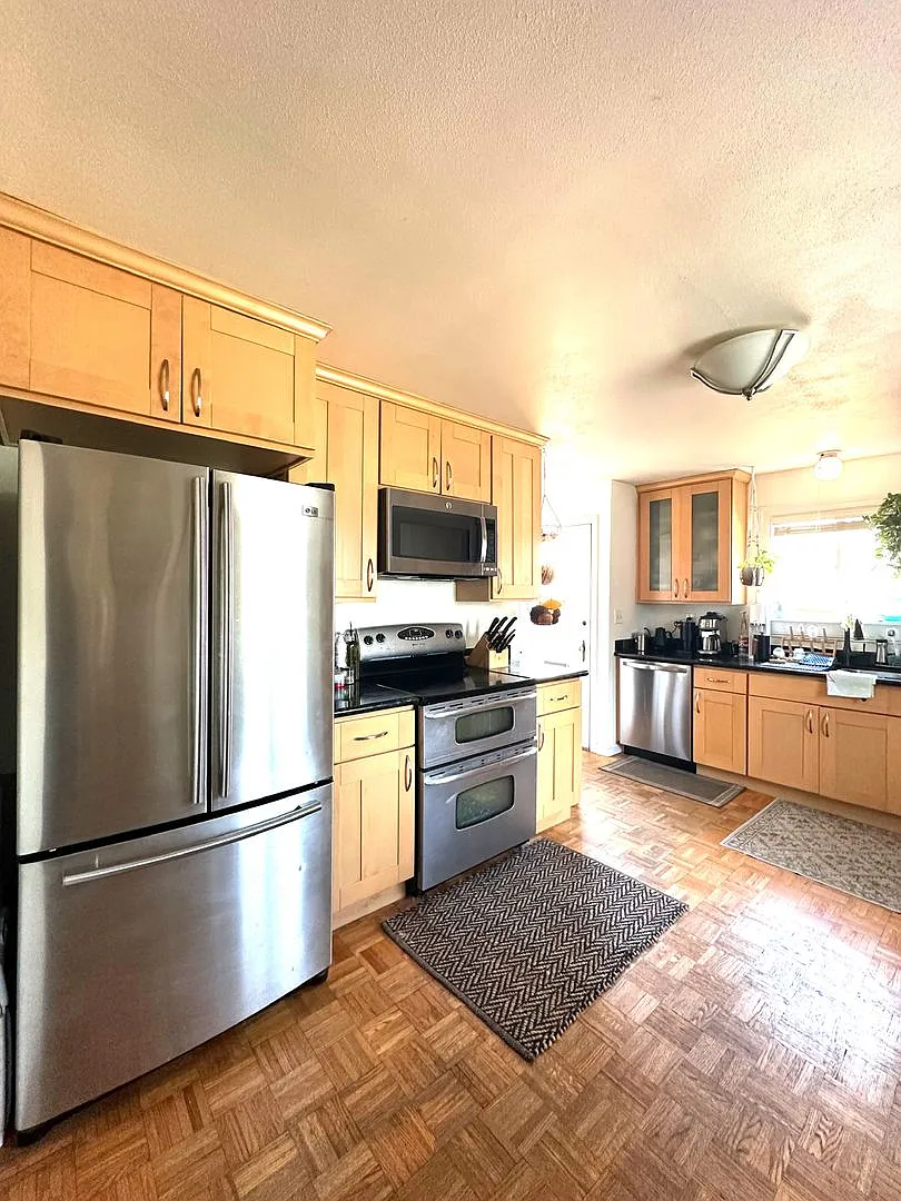 2Bd/1.75Ba Seattle Home — Photo 2