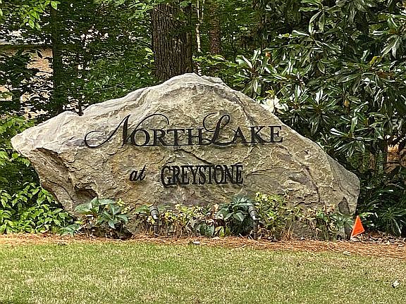 3rd image of 450 N Lake Rd