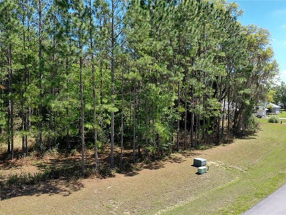 3rd image of 3315 N Canterbury Lake Dr