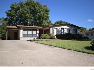995 Florland Dr, Florissant, MO 63031