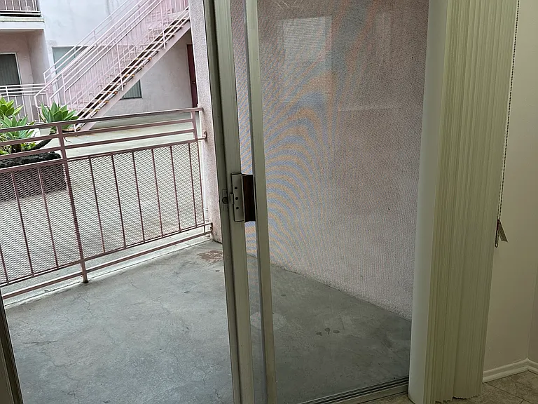 1009 N Hayworth Ave #4 — Photo 11