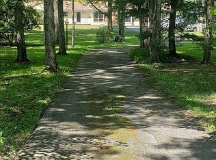 639 Robertson Rd, Sharon, PA 16148