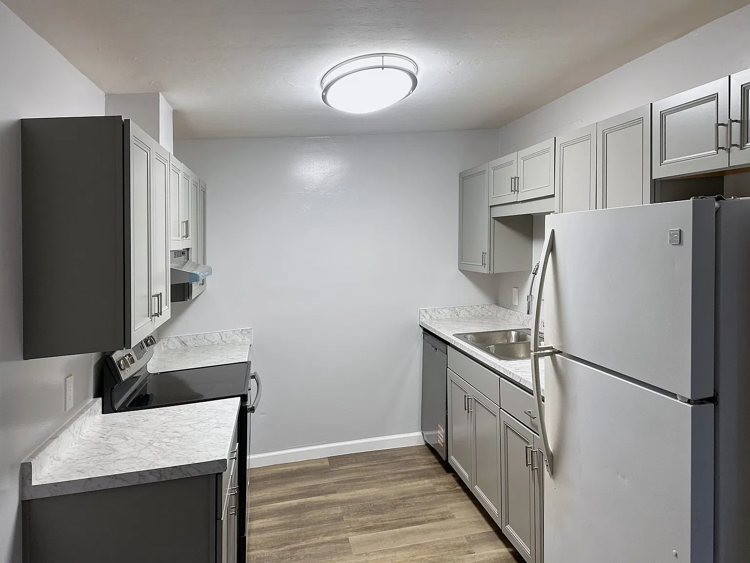 2 bed, 925 sqft, $1,295 — Photo 2