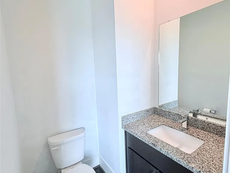 2913 Leeland St — Photo 10