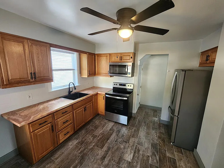 1815 N Goodman St — Photo 4