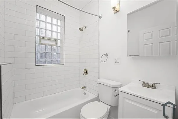 7959 S Essex Ave #2 — Photo 3
