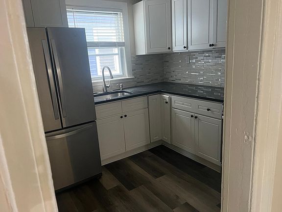 4th image of 485-487 E 38th St #2