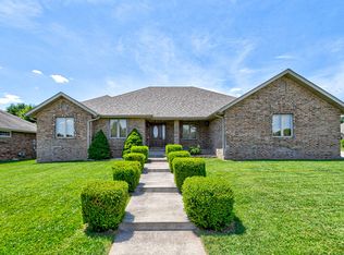 2303 S April Ave, Springfield, MO 65807