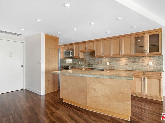 4th image of 4267 Marina City Dr Unit 604