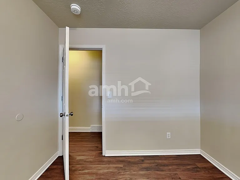 1190 S Inverness Dr — Photo 14