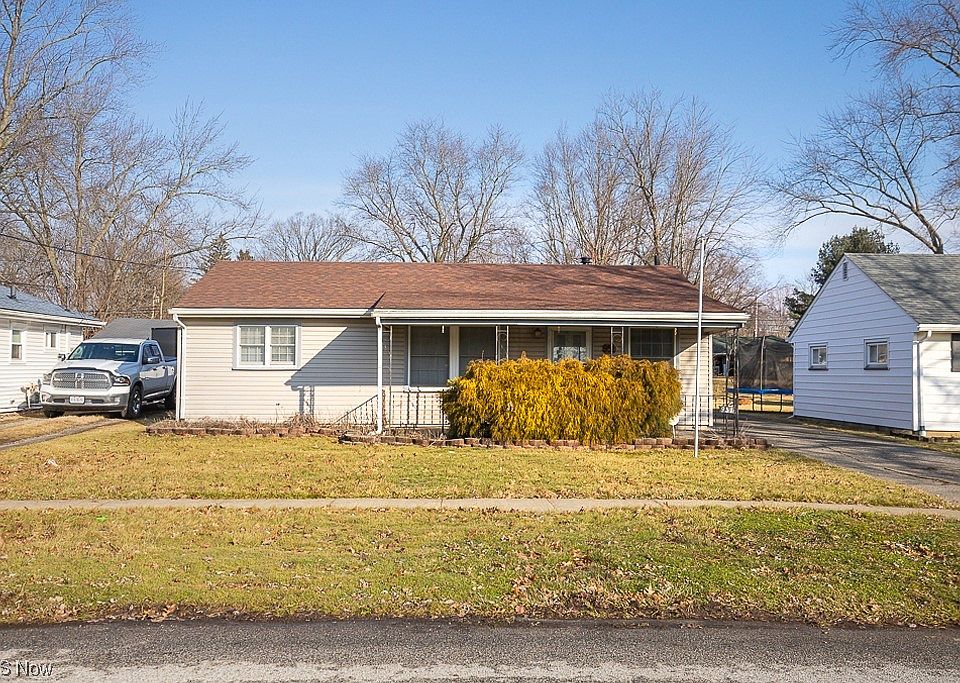 1st image of 951 Oakwood Dr