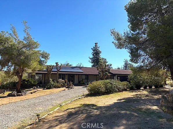 9019 Joshua Ln, Yucca Valley, CA 92284