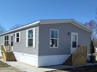 420 Miller Cv #420, Leonard, MI