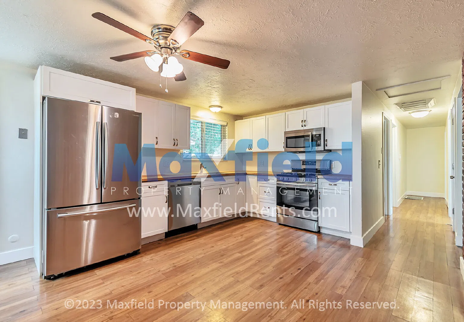 3 bed, 1.0 bath, 2296 sqft, $1,995 — Photo 2