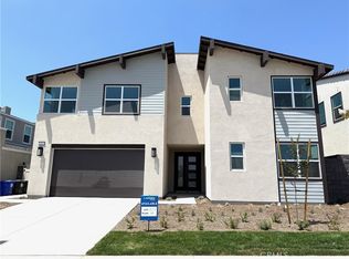 4826 Habitat Dr, Fontana, CA 92336