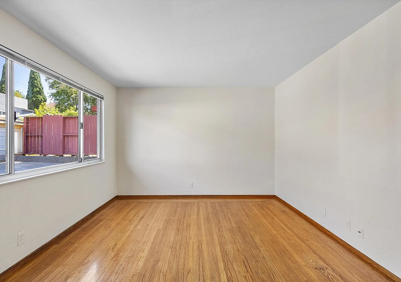 2911 Deakin St #3 - 2 bedroom | 1 bath — Photo 4