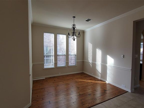 4th image of 3613 Jennifer Dr